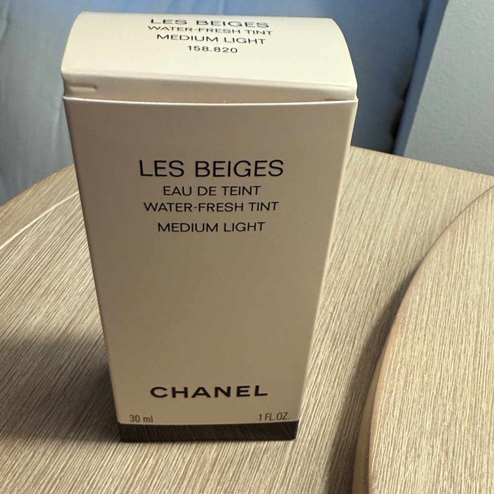 CHANEL Les Beiges Eau de Teint in Cream